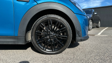 MINI Hatchback 1.5 Cooper Exclusive 3dr Auto Petrol Hatchback